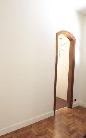 Casa à venda com 330m², 4 quartos e 6 vagasQuarto de serviço