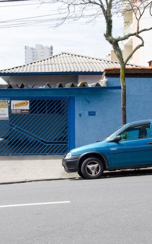 Casa para alugar com 150m², 4 quartos e 2 vagasFachada
