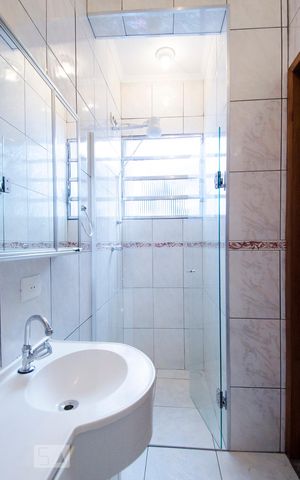 Casa para alugar com 150m², 4 quartos e 2 vagasBanheiro da Suíte da Edícula