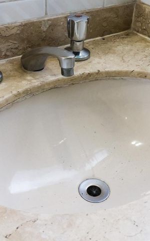 Apartamento à venda com 96m², 3 quartos e 1 vaga Apartamento à venda com 96m², 3 quartos e 1 vagaDetalhe pia