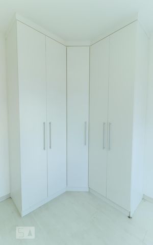 Apartamento para alugar com 60m², 2 quartos e 2 vagas Apartamento para alugar com 60m², 2 quartos e 2 vagasArmário Quarto 02