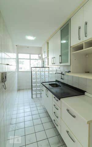 Apartamento para alugar com 60m², 2 quartos e 2 vagas Apartamento para alugar com 60m², 2 quartos e 2 vagasCozinha