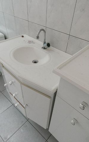 Casa para alugar com 86m², 2 quartos e 2 vagasBanheiro 