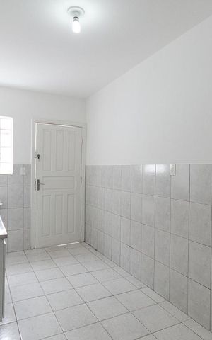 Casa para alugar com 86m², 2 quartos e 2 vagasCozinha 