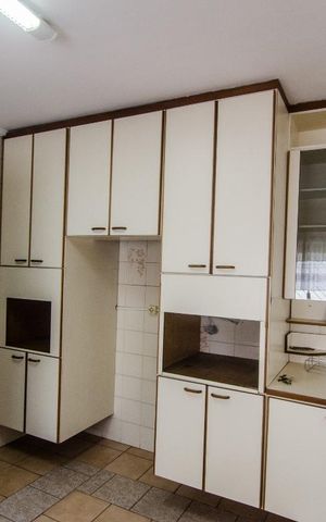 Casa à venda com 320m², 3 quartos e 3 vagas Casa à venda com 320m², 3 quartos e 3 vagasCozinha