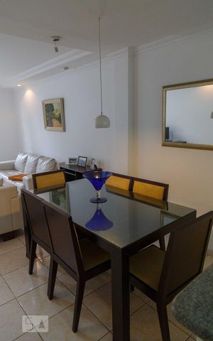 Casa à venda com 180m², 3 quartos e 2 vagasSala