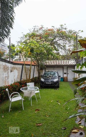 Casa à venda com 180m², 3 quartos e 2 vagasJardim