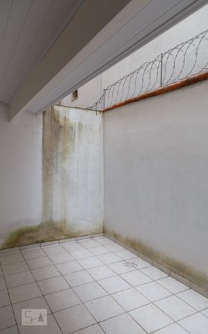 Casa à venda com 180m², 3 quartos e 2 vagasÁrea de serviço
