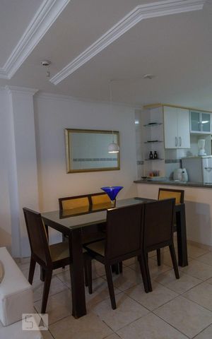 Casa à venda com 180m², 3 quartos e 2 vagasSala