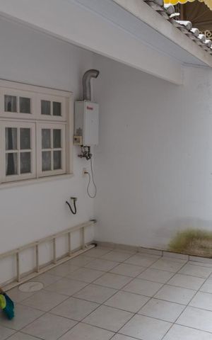 Casa à venda com 180m², 3 quartos e 2 vagasÁrea de serviço