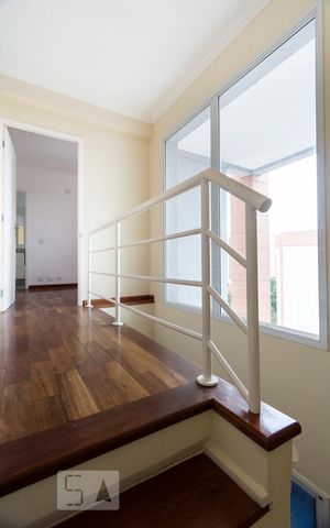 Apartamento para alugar com 78m², 2 quartos e 1 vagaEscada