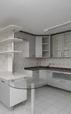 Apartamento à venda com 150m², 3 quartos e 2 vagasCozinha