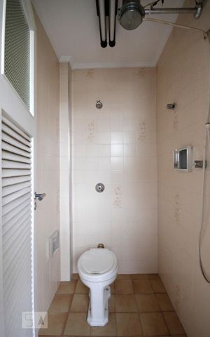 Apartamento à venda com 150m², 3 quartos e 2 vagasBanheiro de Serviço