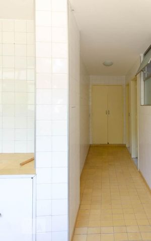 Casa à venda com 312m², 4 quartos e 2 vagasÁrea de serviço no terceiro pavimento