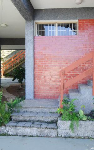 Casa à venda com 312m², 4 quartos e 2 vagasEntrada social