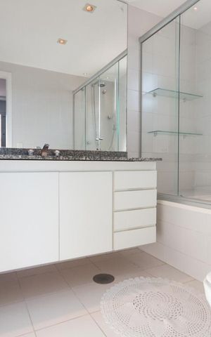 Apartamento à venda com 115m², 3 quartos e 2 vagasBanheiro da suíte 