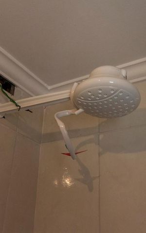 Apartamento à venda com 63m², 2 quartos e 1 vagaChuveiro do Banheiro Serviço 