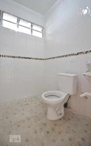 Casa à venda com 230m², 3 quartos e 2 vagasBanheiro