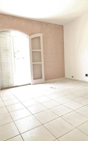 Casa à venda com 230m², 3 quartos e 2 vagasQuarto 2