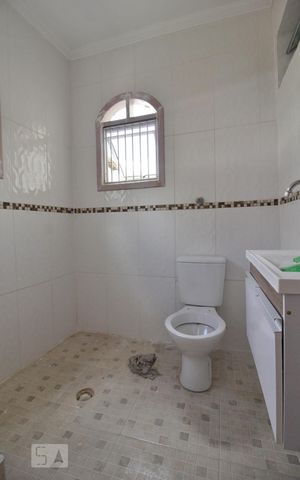 Casa à venda com 230m², 3 quartos e 2 vagasBanheiro da suíte