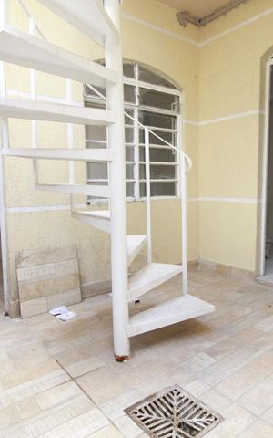 Casa à venda com 230m², 3 quartos e 2 vagasÁrea externa