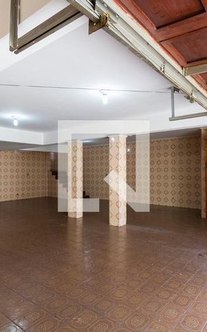 Casa à venda com 450m², 3 quartos e 6 vagas Casa à venda com 450m², 3 quartos e 6 vagasGaragem
