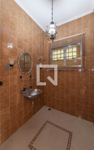 Casa à venda com 450m², 3 quartos e 6 vagas Casa à venda com 450m², 3 quartos e 6 vagasLavabo 1 e 2