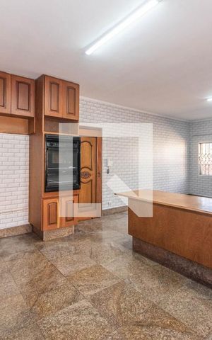 Casa à venda com 450m², 3 quartos e 6 vagas Casa à venda com 450m², 3 quartos e 6 vagasCozinha