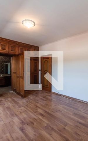 Casa à venda com 450m², 3 quartos e 6 vagas Casa à venda com 450m², 3 quartos e 6 vagasSuíte 1