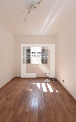 Casa à venda com 450m², 3 quartos e 6 vagas Casa à venda com 450m², 3 quartos e 6 vagasQuarto