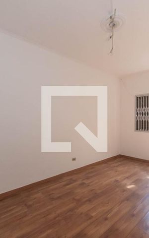 Casa à venda com 450m², 3 quartos e 6 vagas Casa à venda com 450m², 3 quartos e 6 vagasQuarto