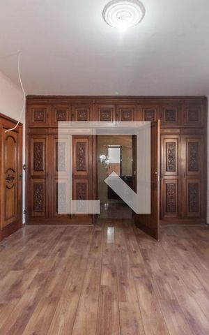 Casa à venda com 450m², 3 quartos e 6 vagas Casa à venda com 450m², 3 quartos e 6 vagasSuíte 2
