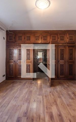 Casa à venda com 450m², 3 quartos e 6 vagas Casa à venda com 450m², 3 quartos e 6 vagasSuíte 1
