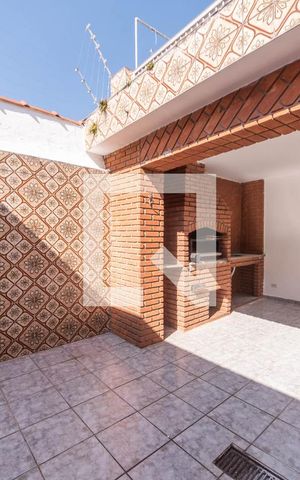 Casa à venda com 450m², 3 quartos e 6 vagas Casa à venda com 450m², 3 quartos e 6 vagasQuintal - Lavanderia