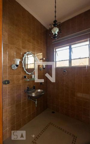 Casa à venda com 450m², 3 quartos e 6 vagas Casa à venda com 450m², 3 quartos e 6 vagasLavabo 1 e 2