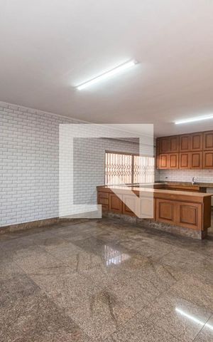 Casa à venda com 450m², 3 quartos e 6 vagas Casa à venda com 450m², 3 quartos e 6 vagasCozinha