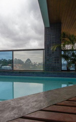 Apartamento à venda com 430m², 4 quartos e 5 vagas Apartamento à venda com 430m², 4 quartos e 5 vagasVaranda (piscina)