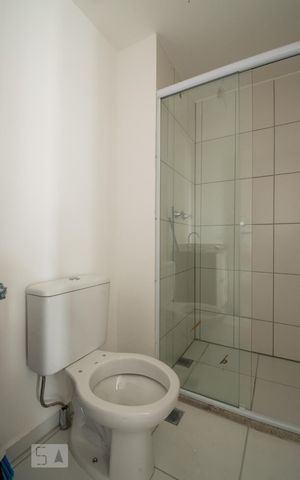 Studio para alugar com 35m², 1 quarto e 1 vaga Studio para alugar com 35m², 1 quarto e 1 vagaBanheiro
