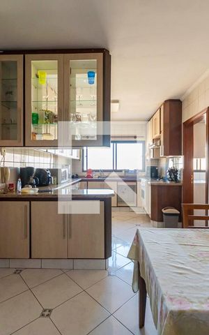 Apartamento à venda com 150m², 3 quartos e 2 vagas Apartamento à venda com 150m², 3 quartos e 2 vagasCozinha