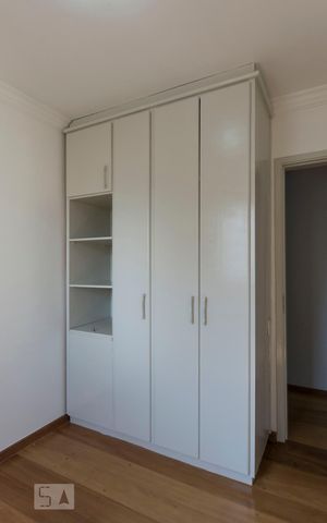Apartamento à venda com 86m², 2 quartos e 2 vagasQuarto 1 (Armários)