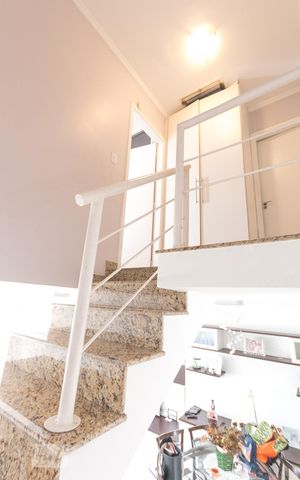 Casa à venda com 135m², 3 quartos e 4 vagasEscada 