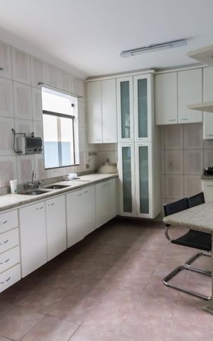 Casa para alugar com 650m², 3 quartos e 7 vagasCozinha