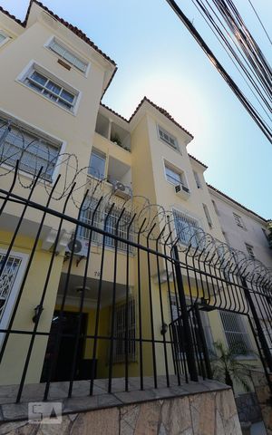 Apartamento à venda com 72m², 2 quartos e sem vaga Apartamento à venda com 72m², 2 quartos e sem vagaFachada