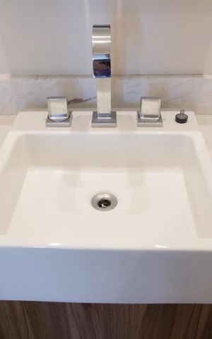 Apartamento para alugar com 56m², 1 quarto e 1 vaga Apartamento para alugar com 56m², 1 quarto e 1 vagaLavabo (detalhe)