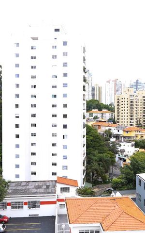 Casa à venda com 600m², 5 quartos e 3 vagasVista da varanda da suíte 1