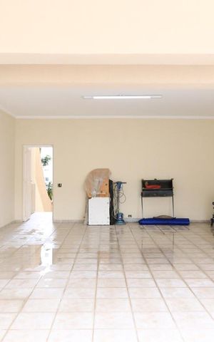 Casa à venda com 600m², 5 quartos e 3 vagasGaragem