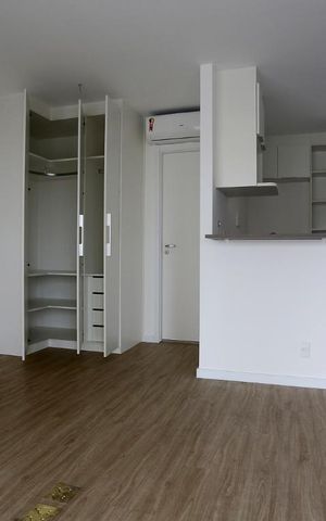 Studio à venda com 41m², 1 quarto e 1 vaga Studio à venda com 41m², 1 quarto e 1 vagaSala Armários
