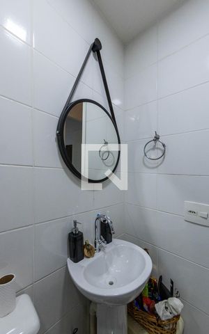 Apartamento para alugar com 47m², 2 quartos e 1 vaga Apartamento para alugar com 47m², 2 quartos e 1 vagaBanheiro