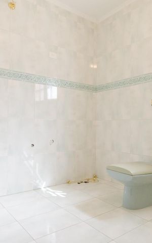 Casa à venda com 266m², 3 quartos e 4 vagas Casa à venda com 266m², 3 quartos e 4 vagasBanheiro 2