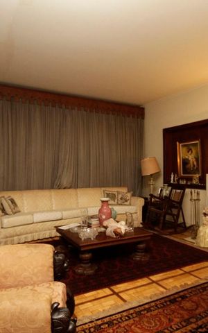 Casa para alugar com 500m², 4 quartos e 8 vagasSala
